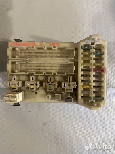 Блок предохранителей Форд Мондео 1