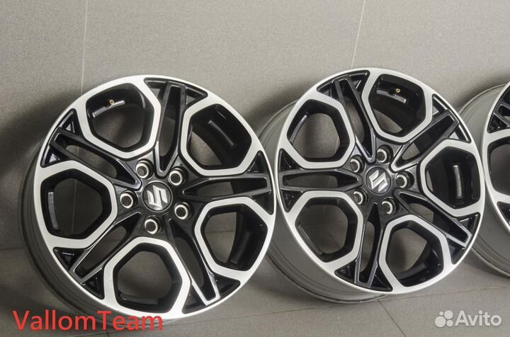 Лот UP27237708 Оригинальные 17-е диски suzuki