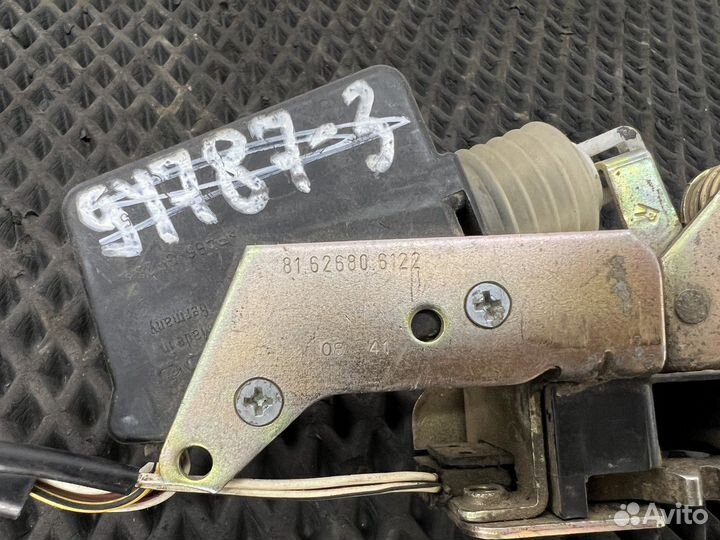 Замок правой двери