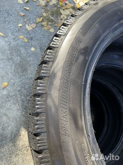 Bridgestone Blizzak Ice 215/55 R17