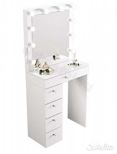 Гримерный туалетный столик с зеркалом и подсветкой