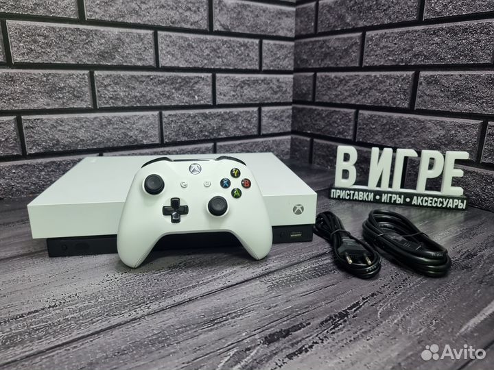 Xbox One X белый