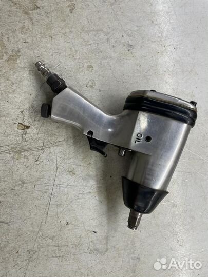 Пневмогайковерт