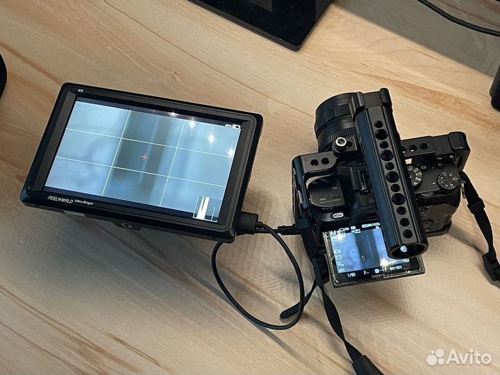 Накамерный монитор Feelworld f279