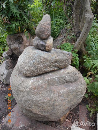 Природный валун