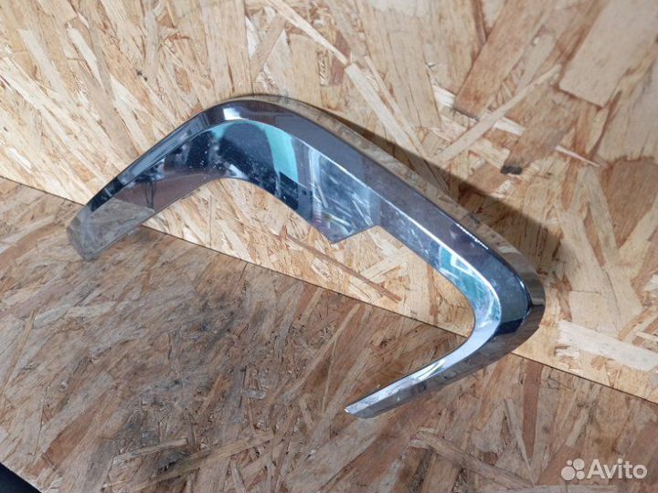 Накладка бампера (молдинг) передняя левая Лада