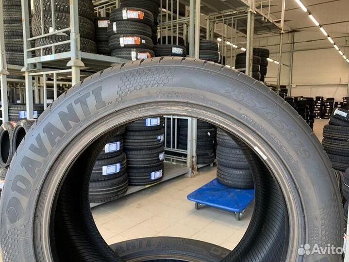 Davanti DX640 285/45 R19 111W