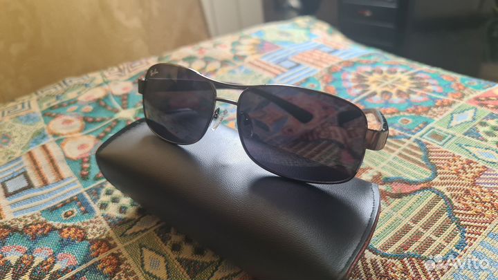 Солнцезащитные очки Ray Ban