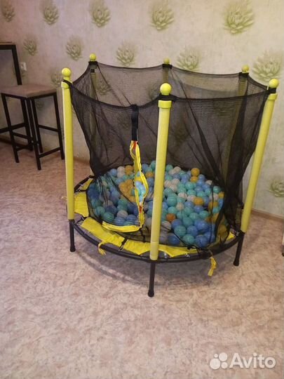 Батут-манеж