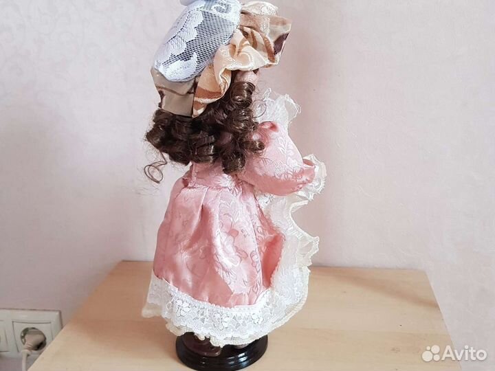 Кукла фарфоровая коллекционная 30см