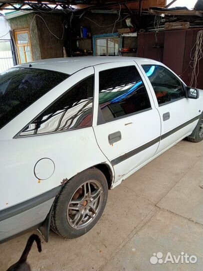 Opel Vectra, 1989