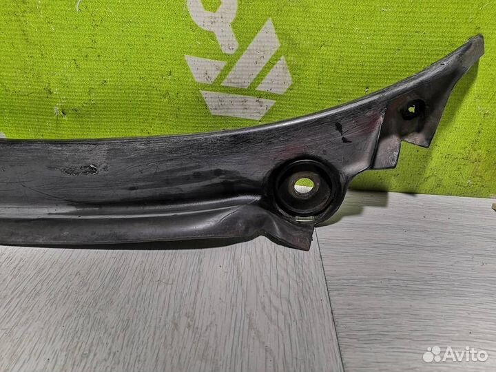 Решетка стеклоочистителя Фольксваген Пассат Б3