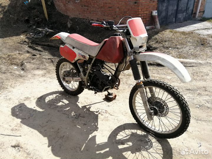 Мотоцикл Honda XLR250