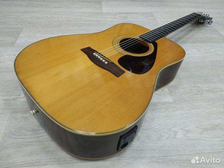 Электроакустическая гитара Yamaha (japan 80's)