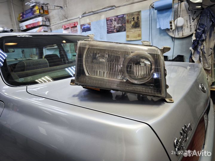 Фара Тойота crown 150