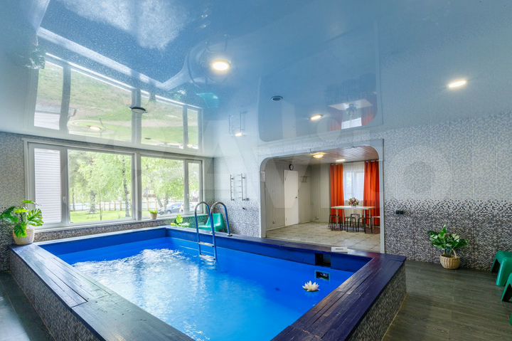 Коттедж 295 м² на участке 18 сот.