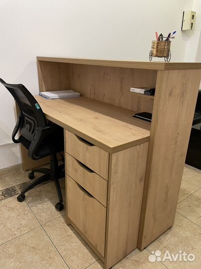 Стойка ресепшн