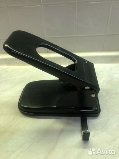 Дырокол до 100листов