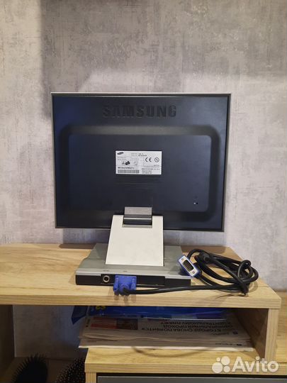 Монитор Samsung SyncMaster 15”