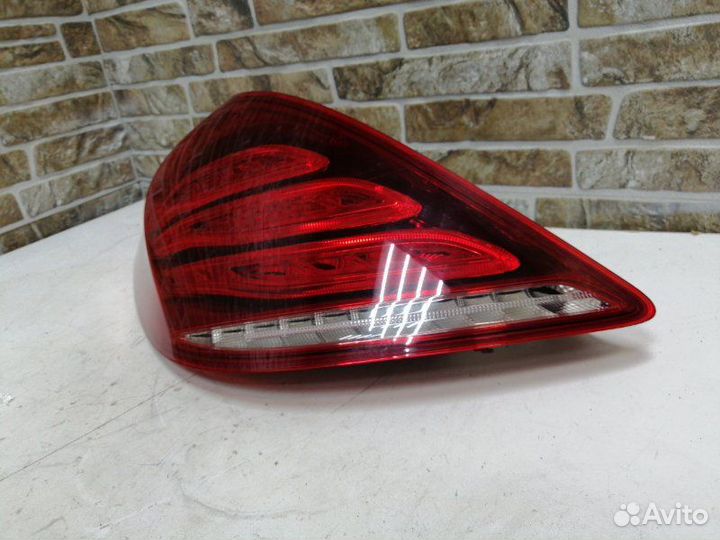 Фонарь задний наружный левый Mercedes-Benz S-Class