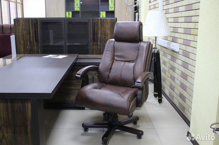 Кресло Дипломат кожа для руководителя
