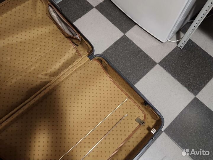 Чемодан samsonite