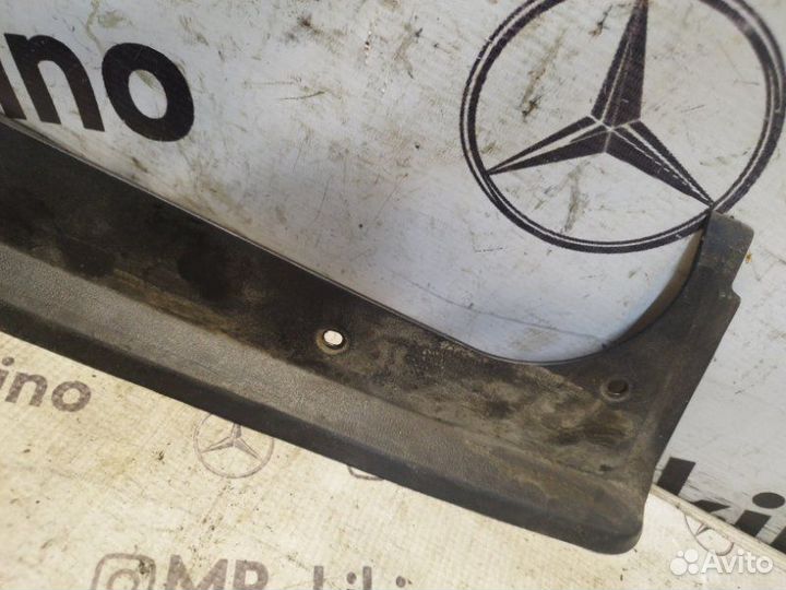 Водосток багажника правый Mercedes E-Class W212