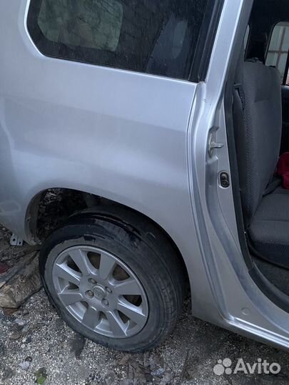 Крыло задние Toyota Succed ncp51