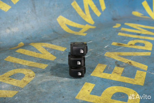 Кнопка стеклоподъемника Hyundai Tucson JM