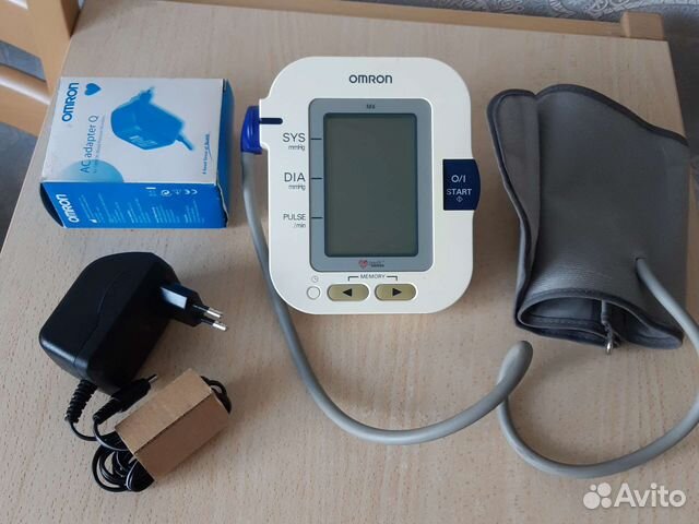 Тонометр без манжеты и адаптер omron