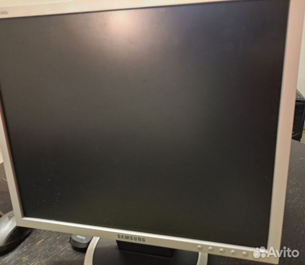 Монитор LG 940 N