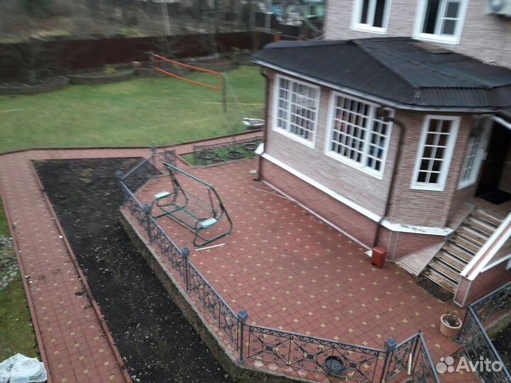 Бригада строителей