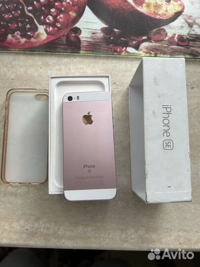 iPhone SE, 128 ГБ