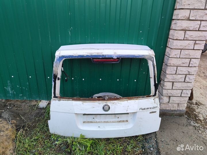 Крышка багажника Шкода roomster2006-2010