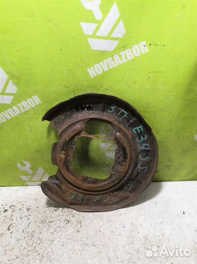 Щит опорный задний правый бмв Е39