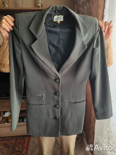 Пиджаки женские