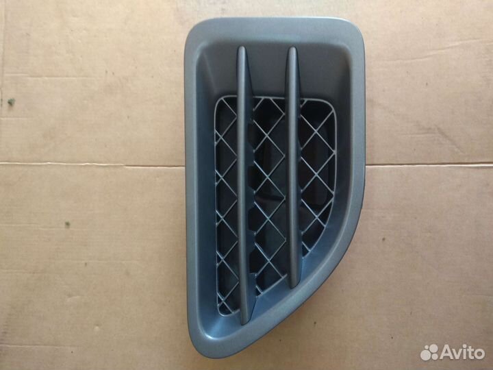 Решетка переднего левого крыла Range Rover Sport 1