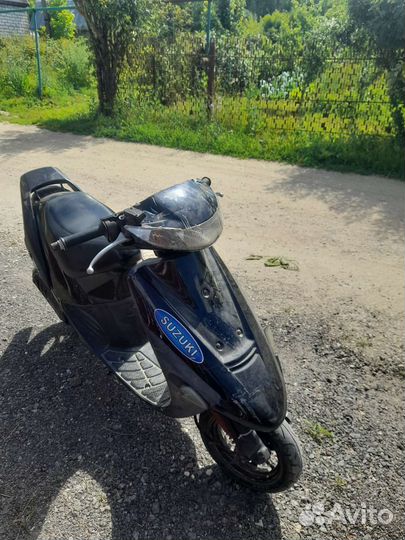 Скутер Suzuki
