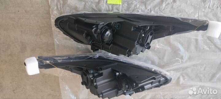 Фара левая и правая с корректором на Kia Cerato 4