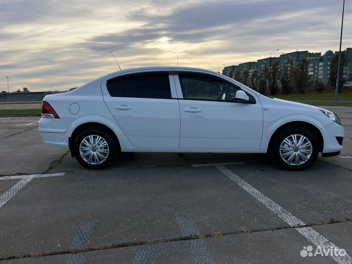 Opel Astra 1.6 МТ, 2012, 194 000 км