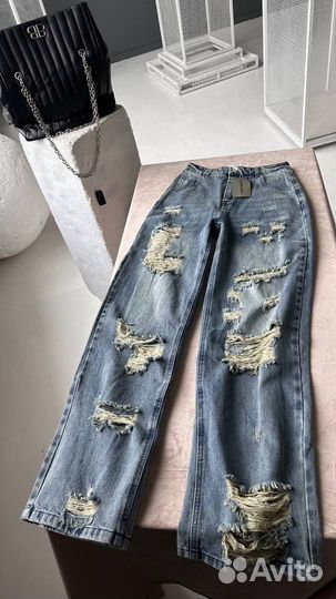Широкие рванные джинсы Balenciaga хит 2024