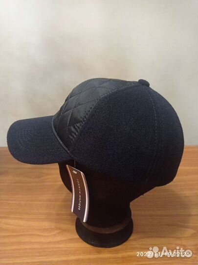 Бейсболка от бренда иTommy Hilfiger