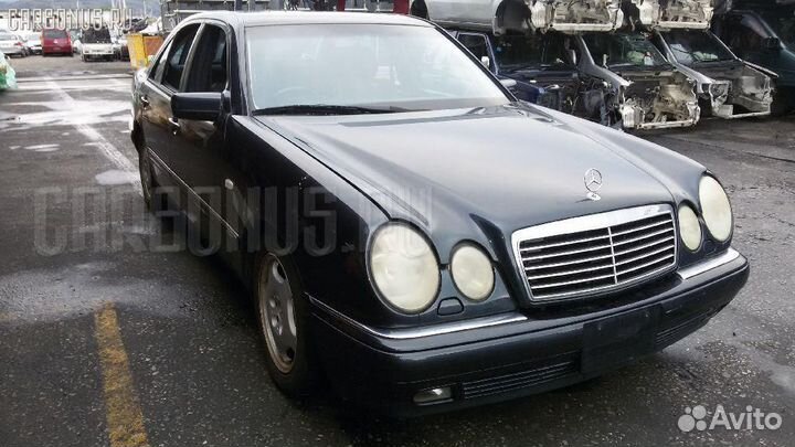 Дефлектор передний правый верхний Mercedes-benz E-class W210.070
