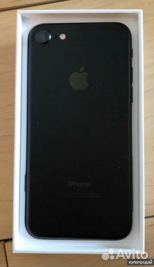 Телефон iPhone 7