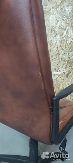 Офисное кожаное кресло, компьютерное