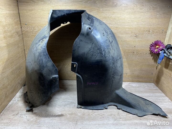 Подкрылок передний левый VW Touran 1 1704419
