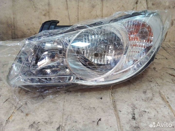 Фара левая hyundai elantra новая