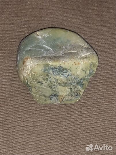 Нефрит галька