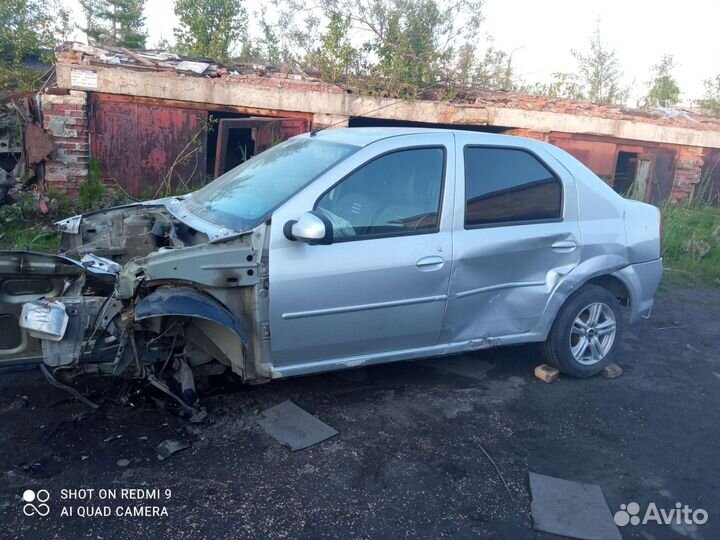 Renault Logan 1.6 МТ, 2012, битый, 165 000 км