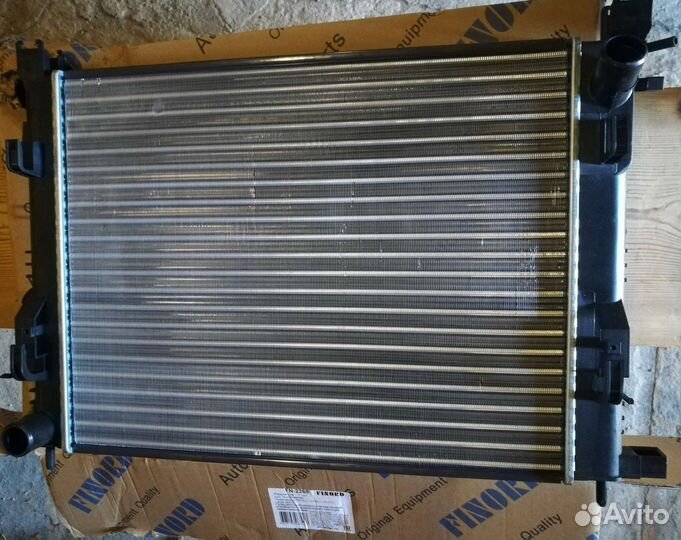 Радиатор охлаждения Рено Логан 2,Лада Веста